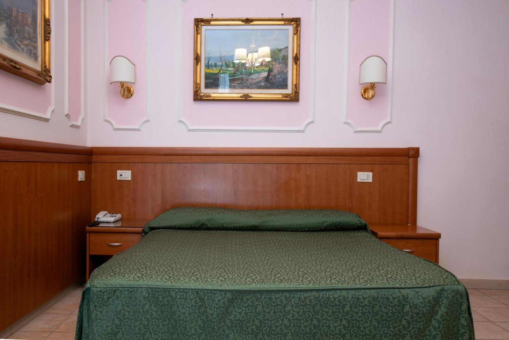Hotel Philia Рим Екстериор снимка