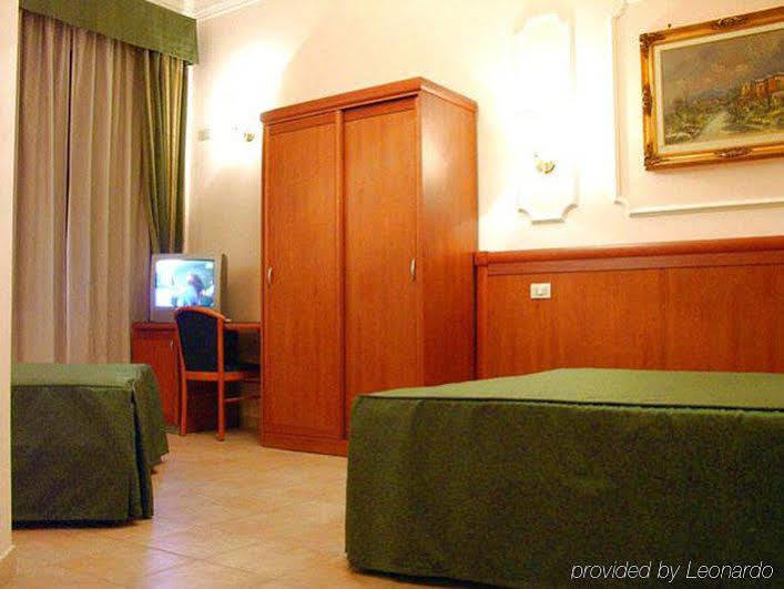Hotel Philia Рим Екстериор снимка
