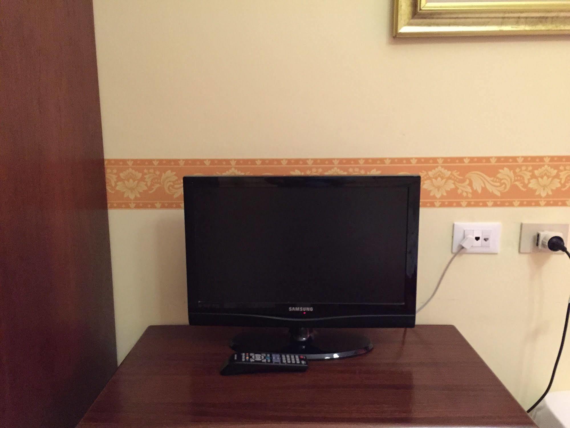 Hotel Philia Рим Екстериор снимка