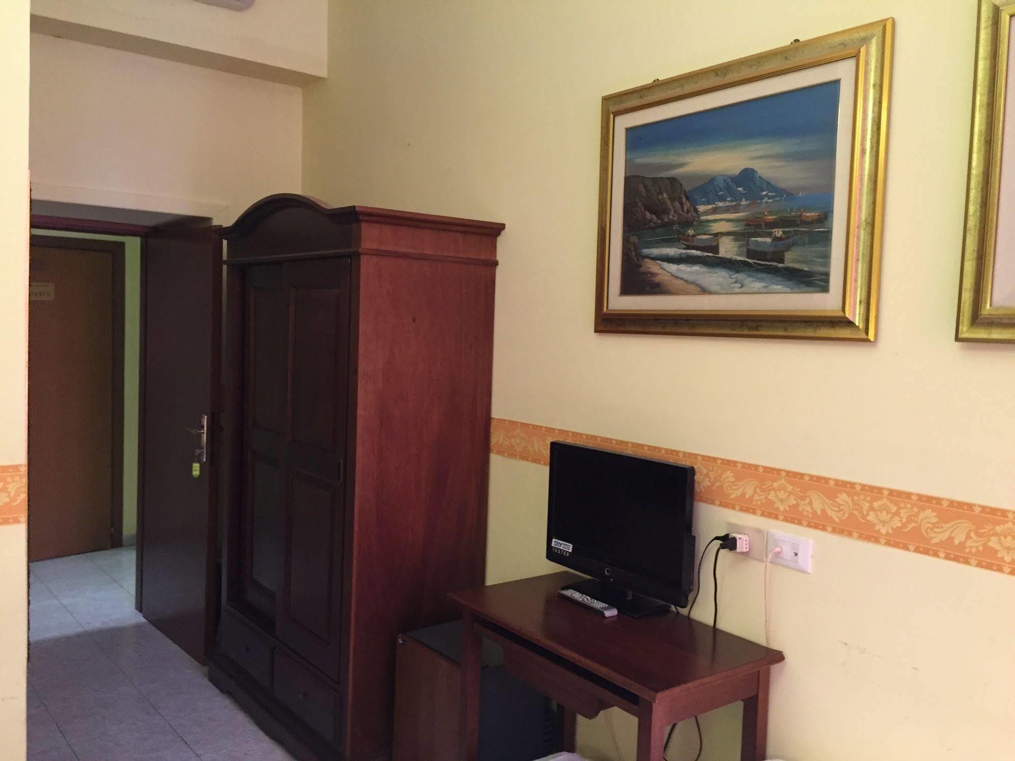 Hotel Philia Рим Екстериор снимка
